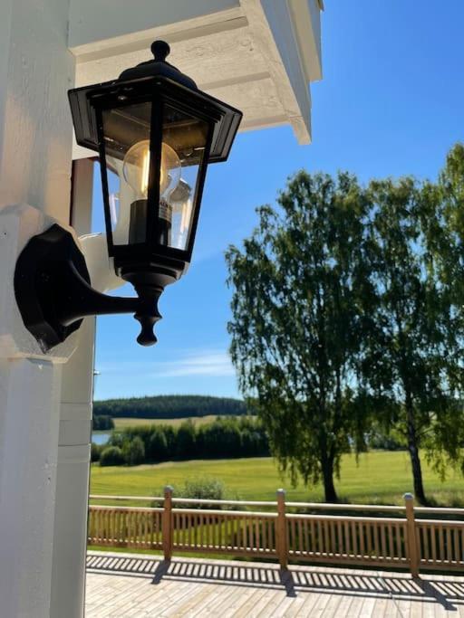 Gard Med Egen Sjoe Med Bryggbat, Nyrenoverat! Katrineholm Dış mekan fotoğraf