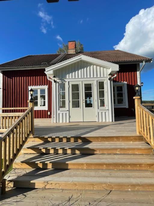 Gard Med Egen Sjoe Med Bryggbat, Nyrenoverat! Katrineholm Dış mekan fotoğraf