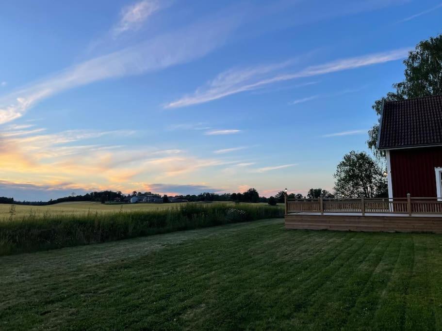 Gard Med Egen Sjoe Med Bryggbat, Nyrenoverat! Katrineholm Dış mekan fotoğraf