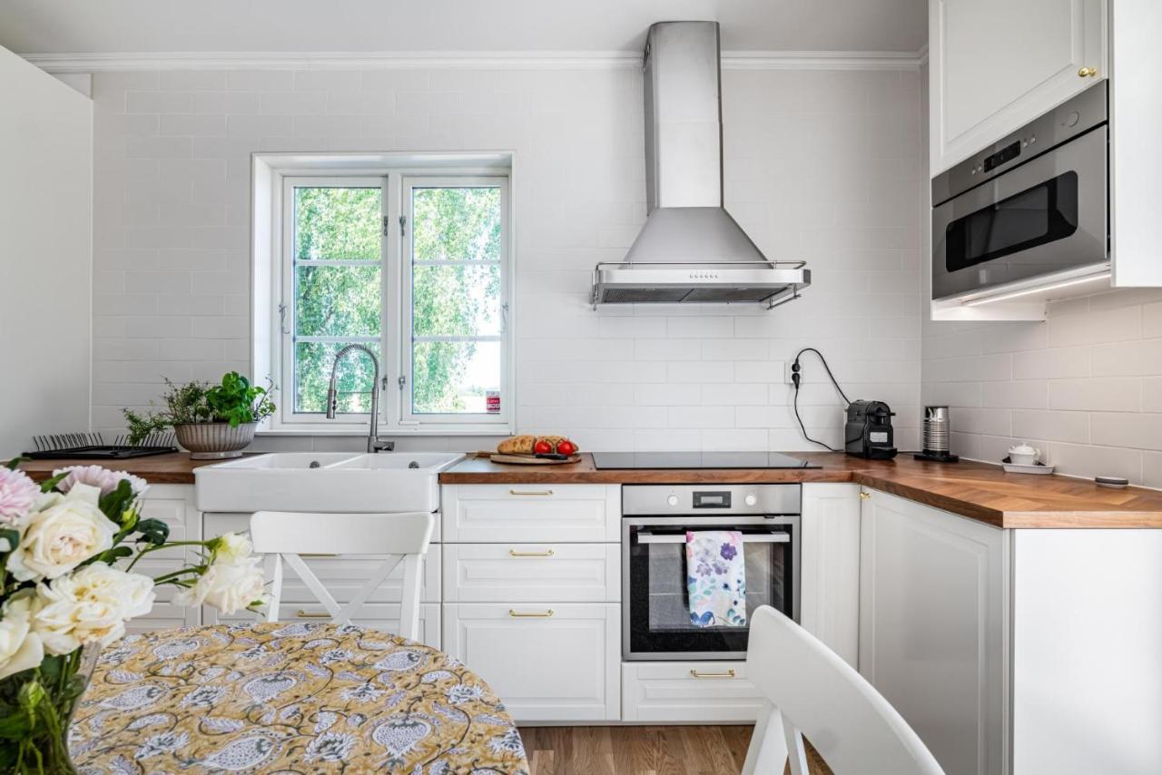 Gard Med Egen Sjoe Med Bryggbat, Nyrenoverat! Katrineholm Dış mekan fotoğraf
