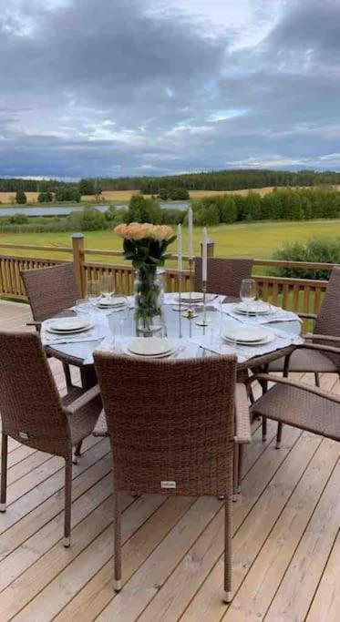 Gard Med Egen Sjoe Med Bryggbat, Nyrenoverat! Katrineholm Dış mekan fotoğraf