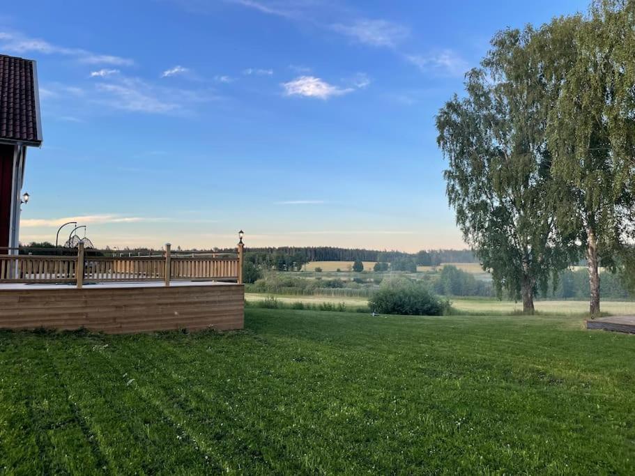 Gard Med Egen Sjoe Med Bryggbat, Nyrenoverat! Katrineholm Dış mekan fotoğraf