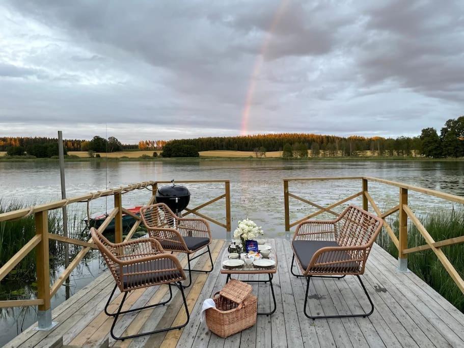Gard Med Egen Sjoe Med Bryggbat, Nyrenoverat! Katrineholm Dış mekan fotoğraf