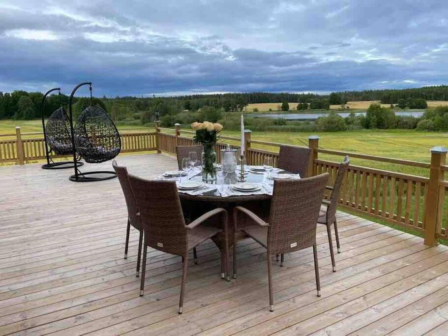 Gard Med Egen Sjoe Med Bryggbat, Nyrenoverat! Katrineholm Dış mekan fotoğraf